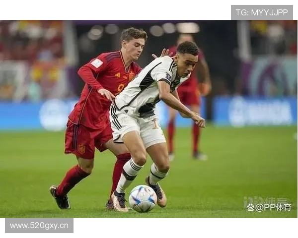 德容vs加维 年轻中场战术定位与攻防贡献差距在哪